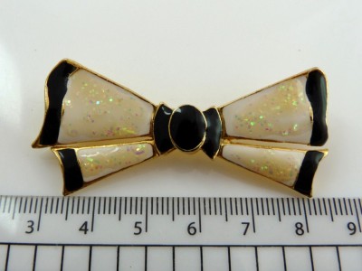 Vintage enameled brooch